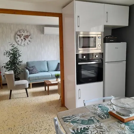 Les Melias T3 Holiday home